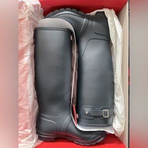 NIB Women’s Hunter Tall Rain Boots Navy Size 10